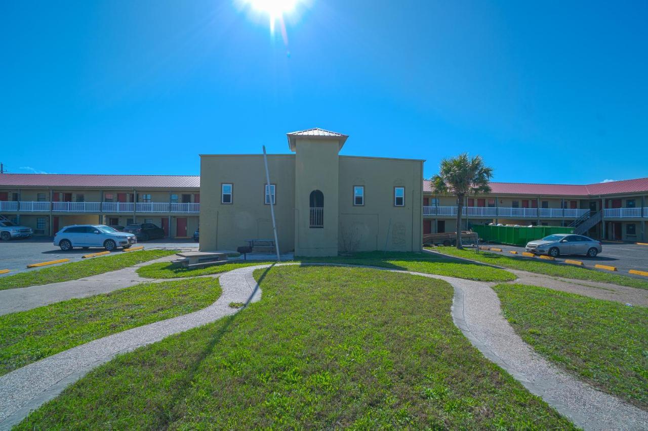 Days Inn By Wyndham Aransas Pass Exterior photo